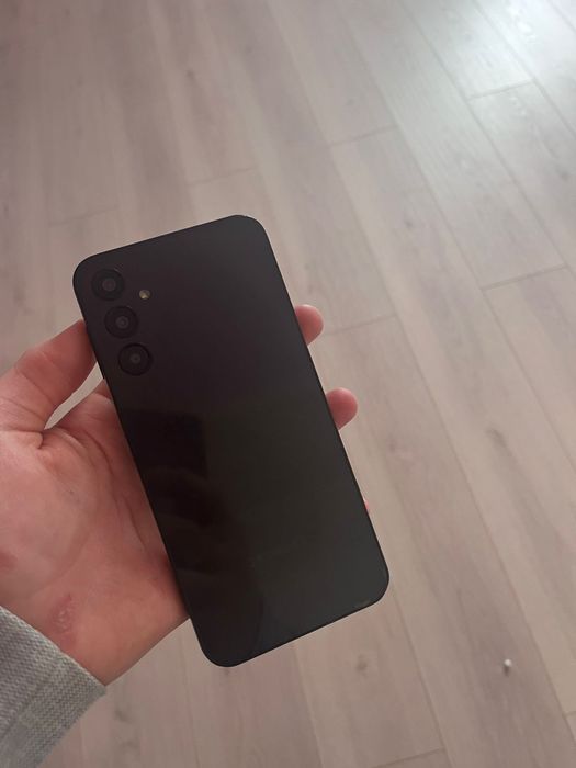 продаю срочно Samsung galaxy a24 128/6