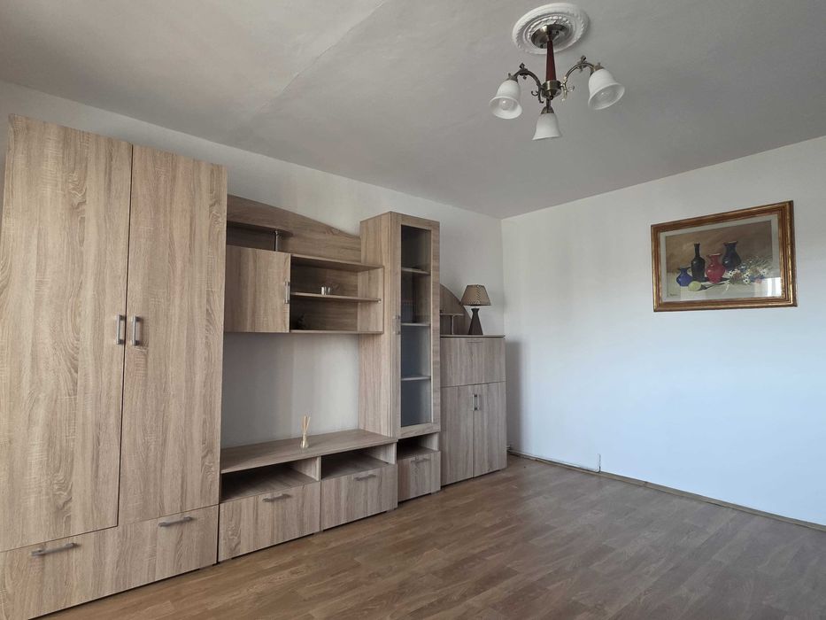 Închiriez apartament spațios