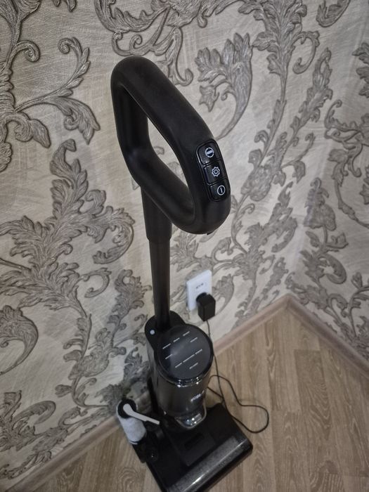 Моющий беспроводной пылесос