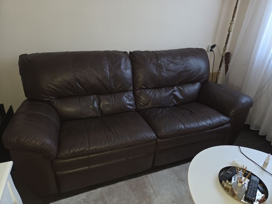 Кожен диван + подарък кресло