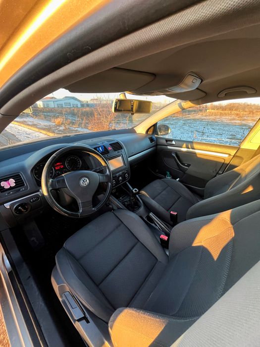 Vând Golf 5 , 1.4 FSI