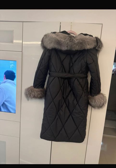 Haina matlasata cu blana naturala , noua