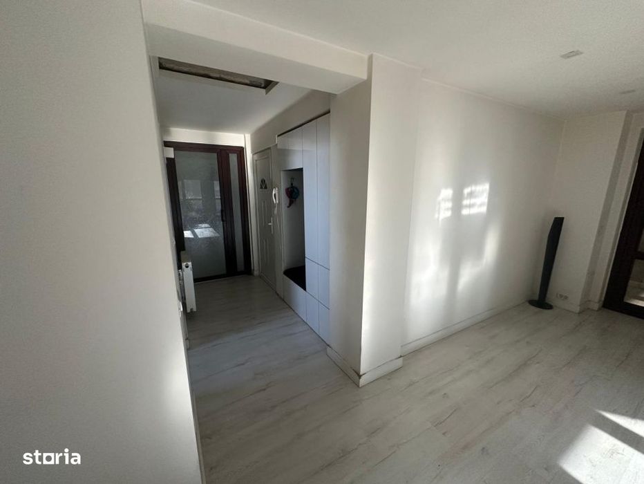 Apartament 3 camere decomandate, 141 mp utili, Rovine, zona Bacriz
