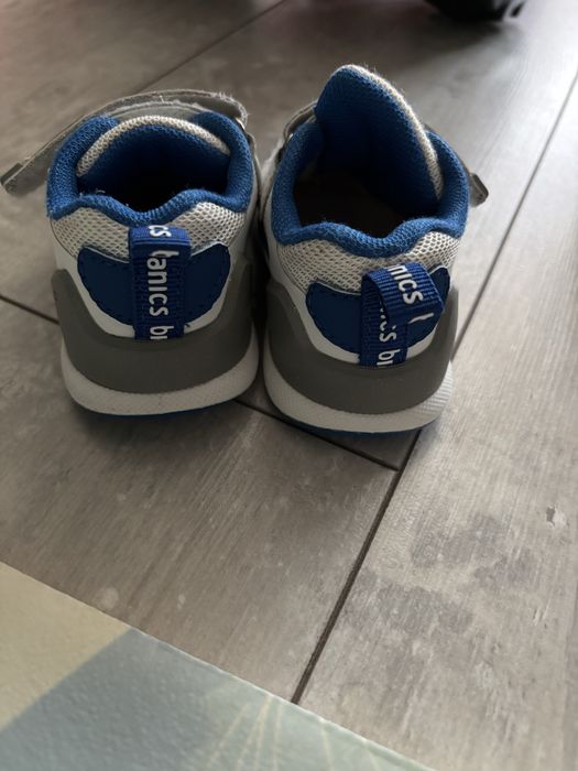 обувки за прохождане Biomecanics