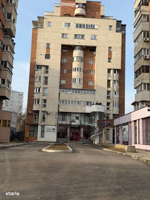Vand Apartament in Centru pe strada BULEVARDUL UNIRI ETAJ 2