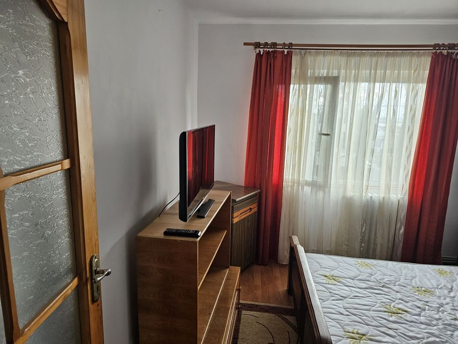 Apartament 2 camere decomandat de închiriat