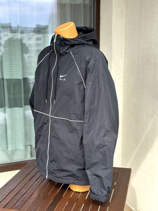 Мъжко горнище / ветровка Nike Air - размер M, отлично състояние