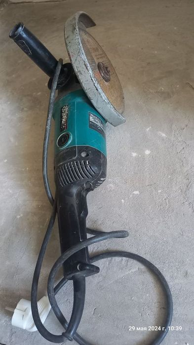 Болгарка Makita 230