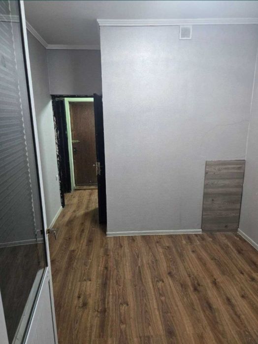 Arenda ofis Uneversam 15m2   300ye 10m2 200ye