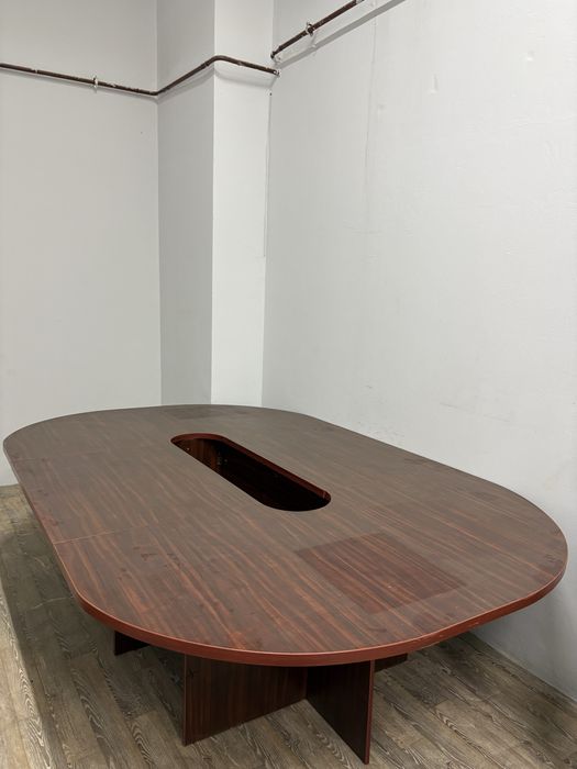 Стол для собраний