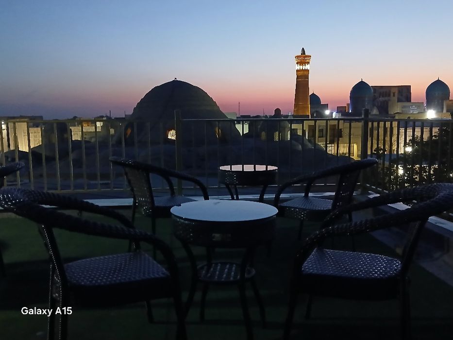 Kletichni stol stullar