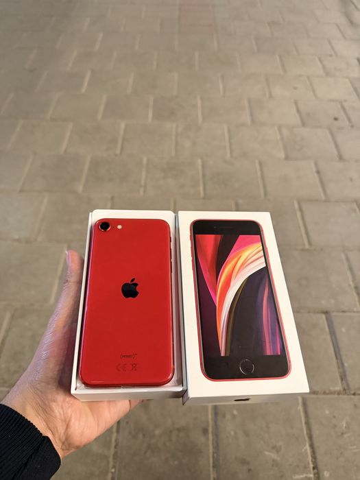 IPhone SE 2020/128Gb - В отличном состоянии