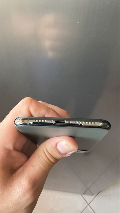 iPhone 11 Pro Max - КАТО НОВ, Кутия, Зарядно, ПОДАРЪК КЕЙС