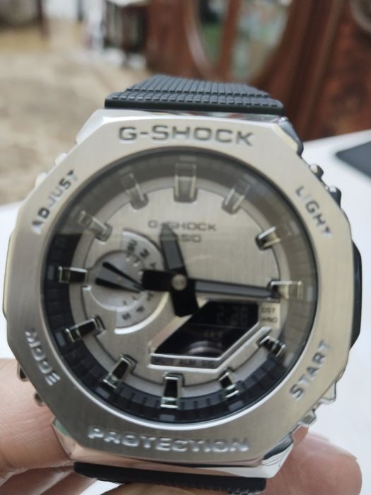Casio g shock GM 2100 1A