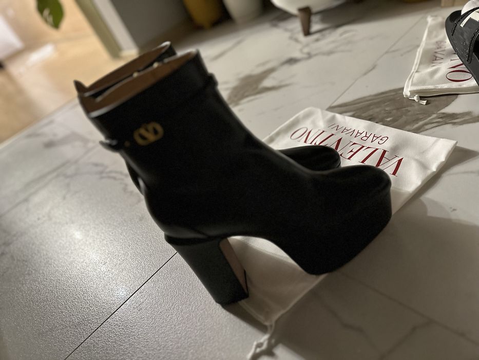 Нови боти valentino