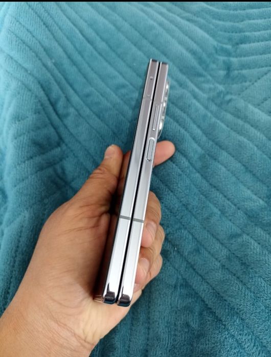 Samsung galaxy z fold 5