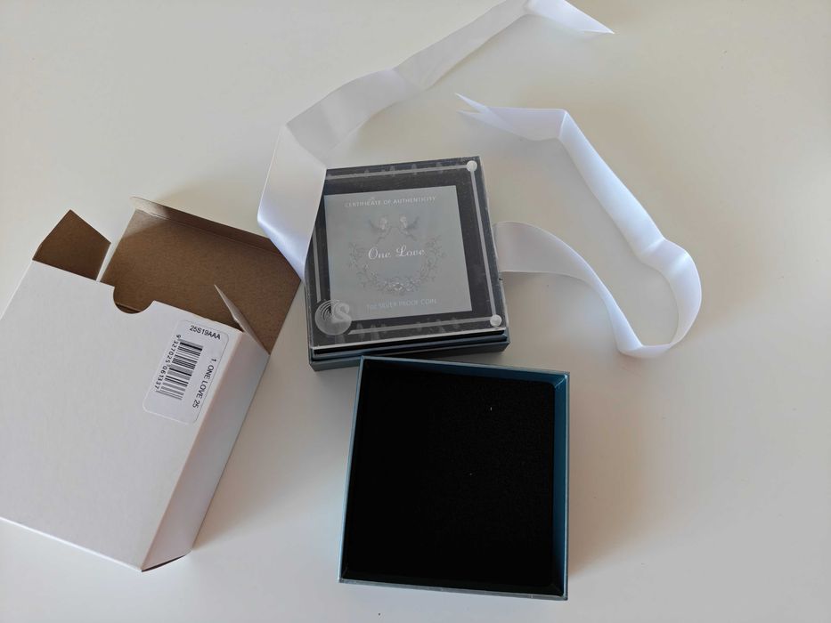 Сребърна монета 1 oz One Love 2026 1oz Silver Proof Coloured Coin