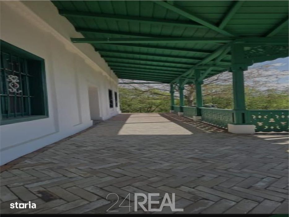 Conacul Poiana - Bihor - renovat - de vanzare