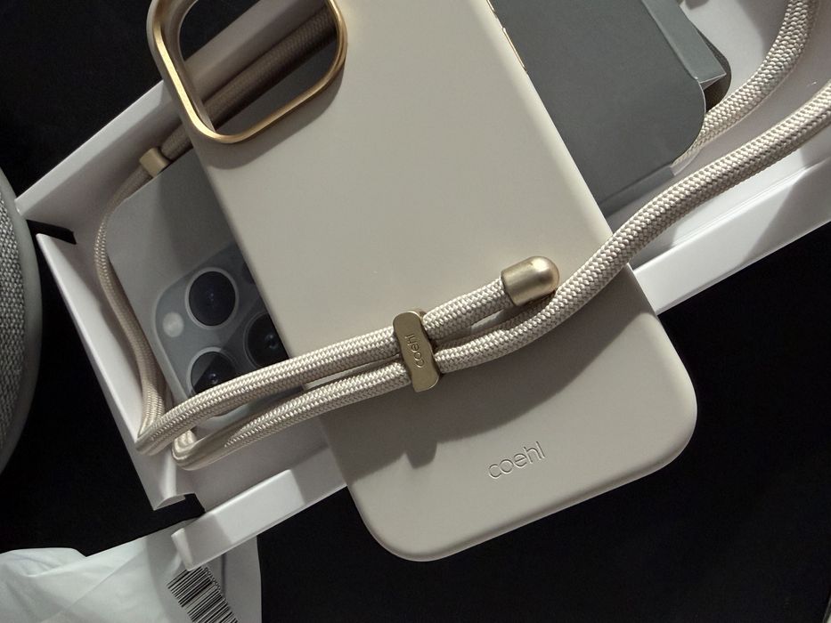 Продам чехол на iPhone 15 pro
