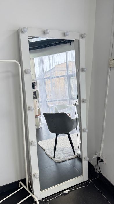 Продам зеркало в отличном состоянии