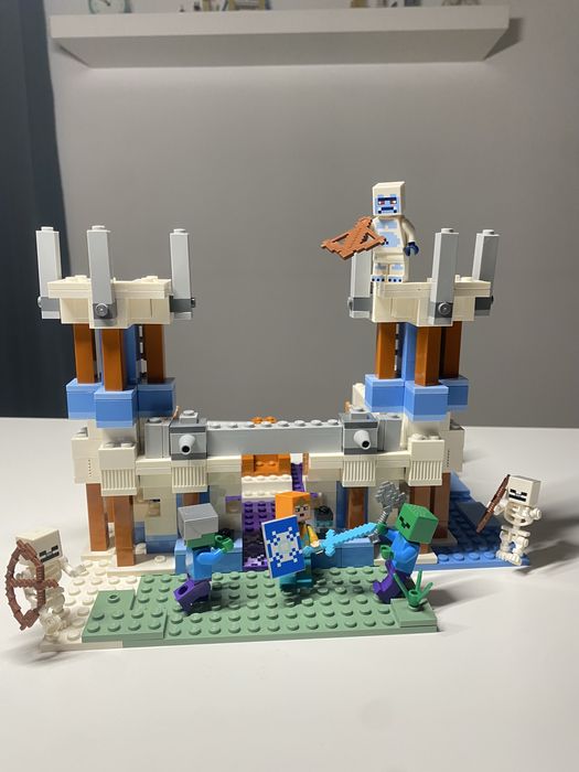 Lego Minecraft 21186