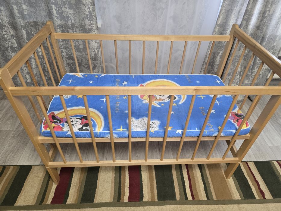 Продам кроватку с матрасом за 6 тыс