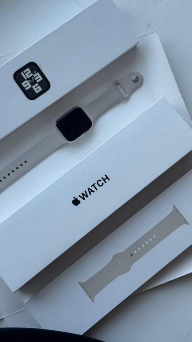 Apple watch SE gen 2, в идеальном состоянии