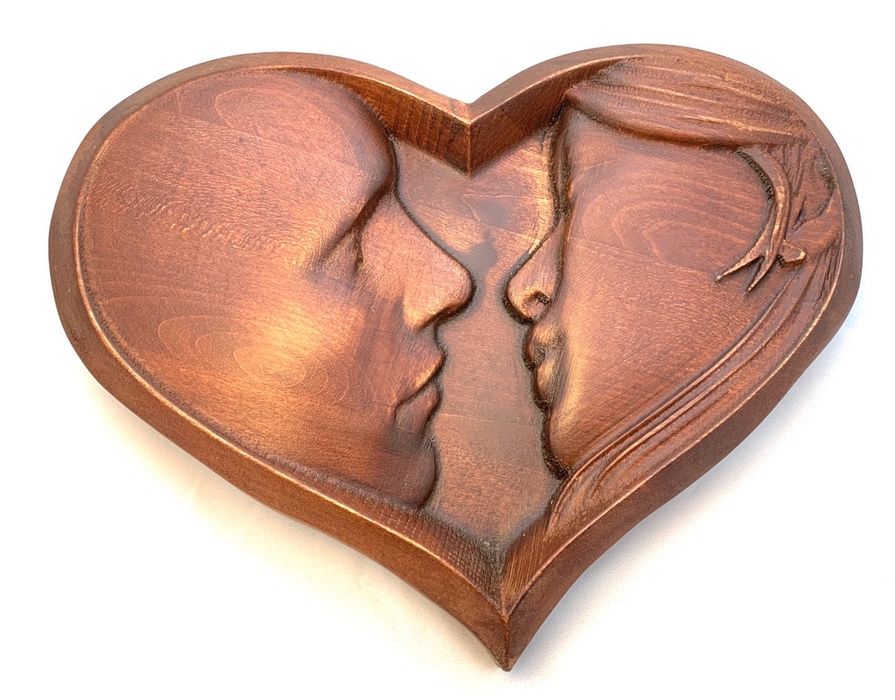 Дърворезба - пано "Любов"