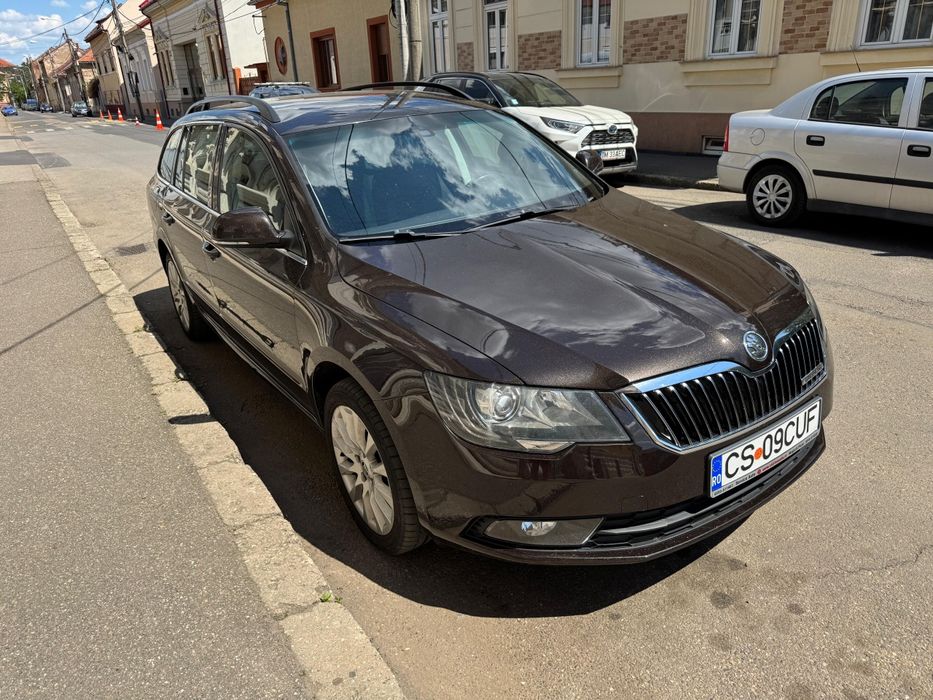 Vând Skoda Superb