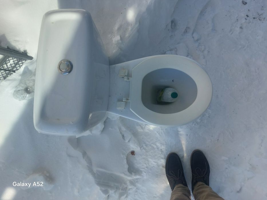 Унитаз бывшего употребления