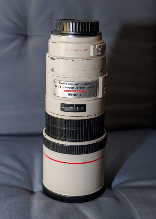 De vanzare obiectiv Canon EF 300mm f/4 L IS USM