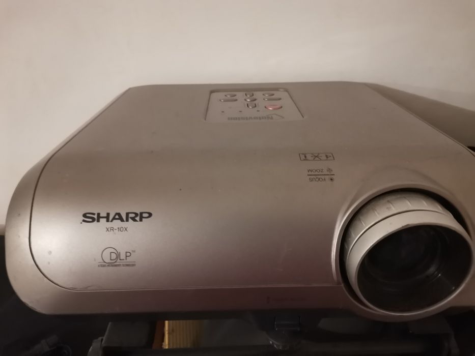 Videoproiector Sharp