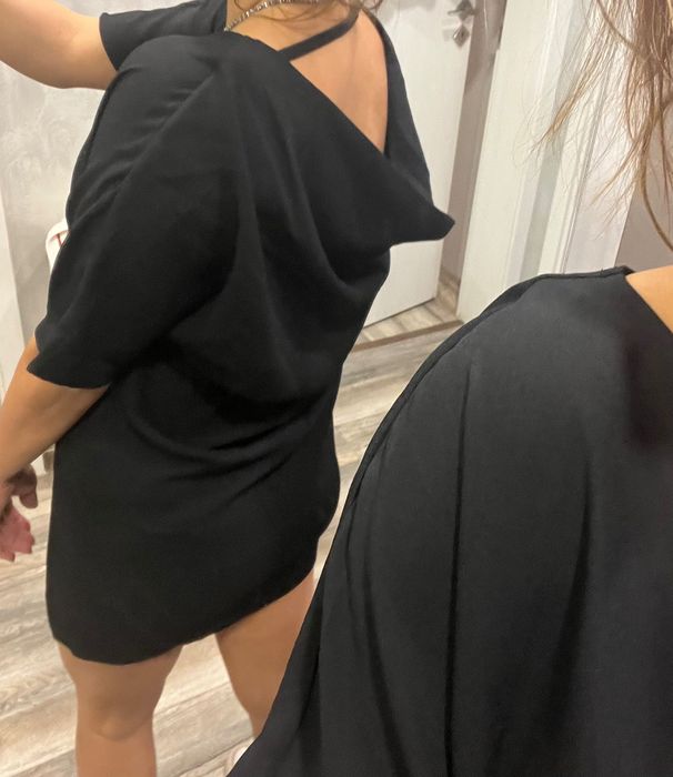 Къса рокля Guess