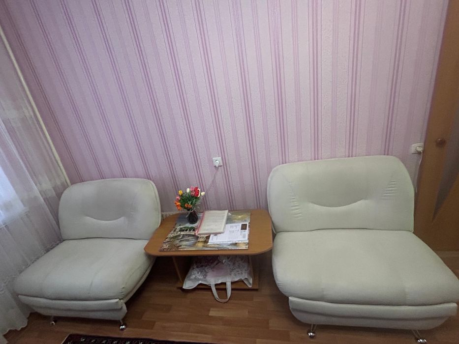 Продам диван и два кресла