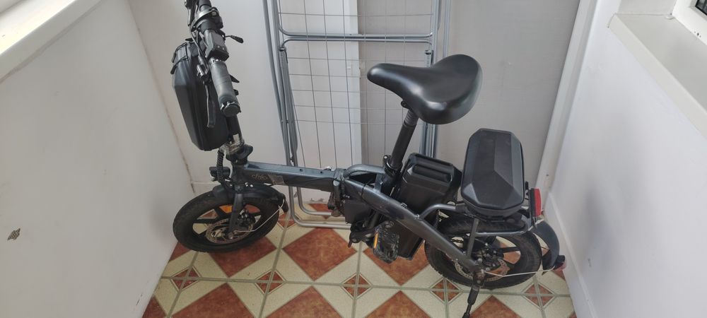 Bicicleta electrica pliabila cu acceleratie(full electric)