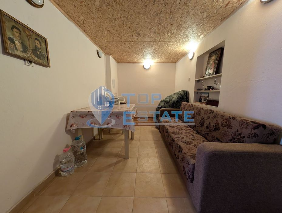 Двуетажна къща след ремонт в село Караисен