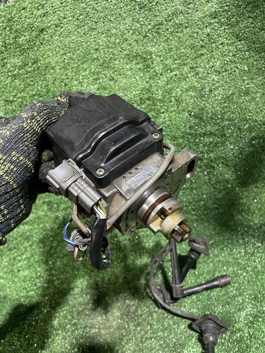 Трамблер Carina E Toyota контрактный!