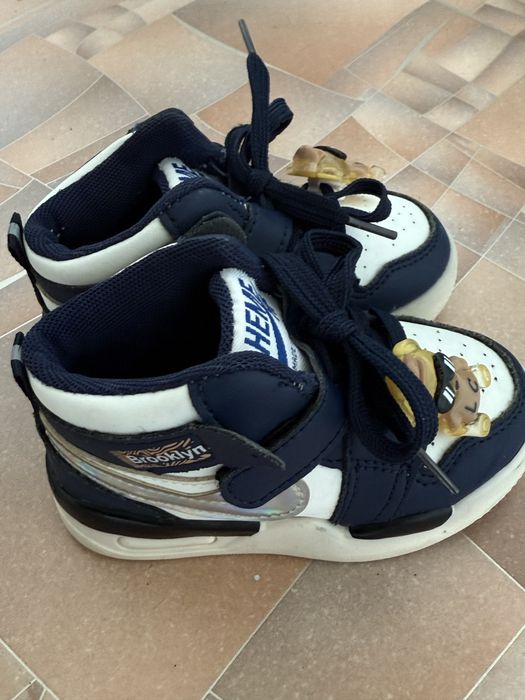 Детские кроссовки 24 размер