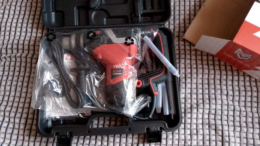 Перфораторы от 1050 ват, SDS-Plus, 4 Дж, Перфоратор