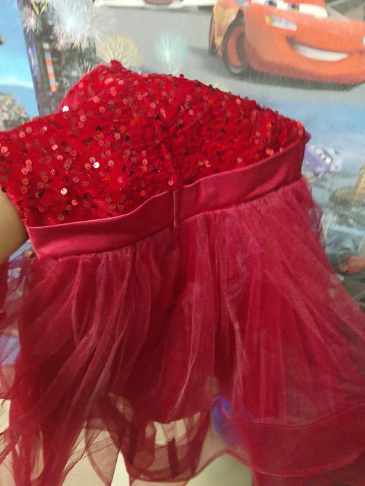 Детское красное платье
