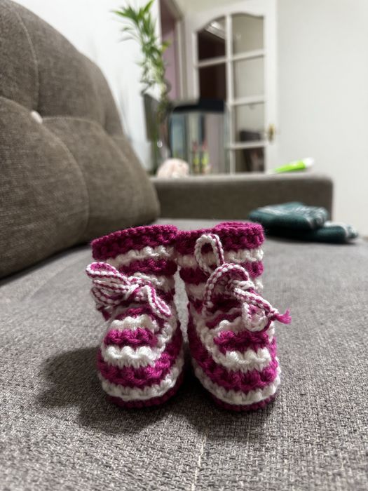 Детские вязаные пинетки