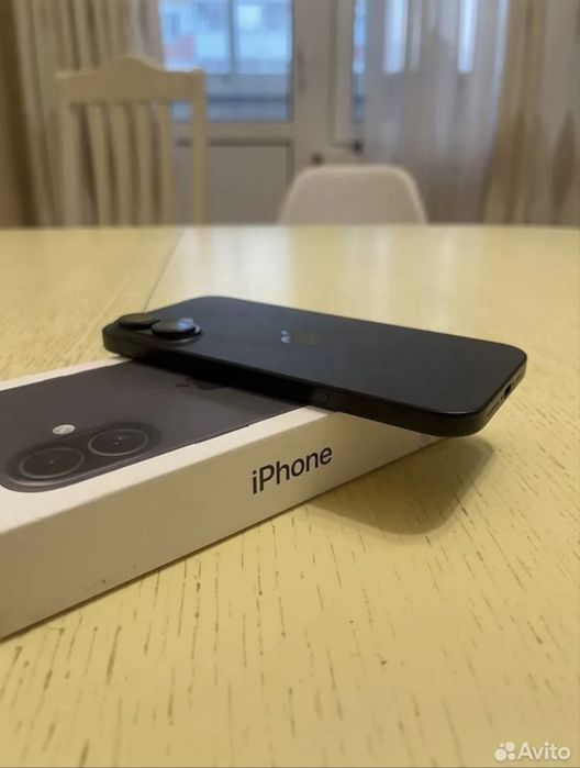 Продам айфон 16 на 256 гб