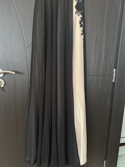 Официална рокля черно и бежово