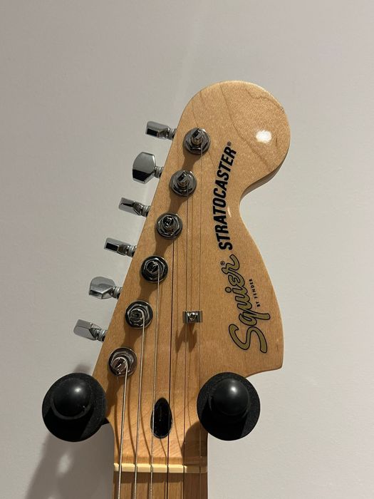 Vând chitară electrică Squier Stratocaster