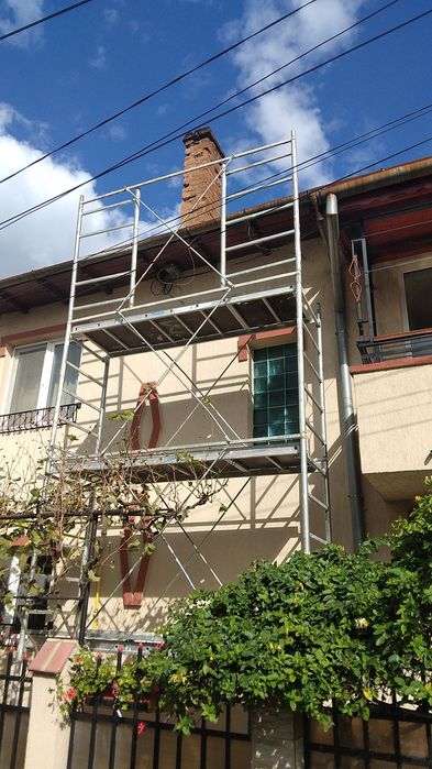 inchiriez schela mobila