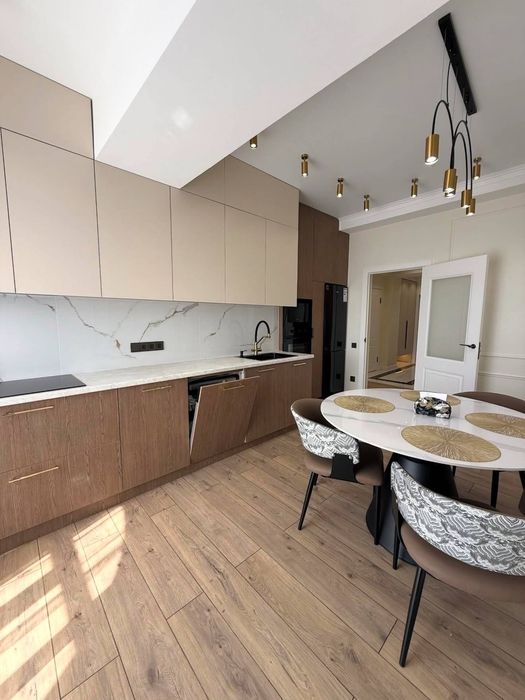 Сдам евро 3-ком 5/9 В ЖК NRG Мирзо-улугбек Сайрам Новая меб+техника