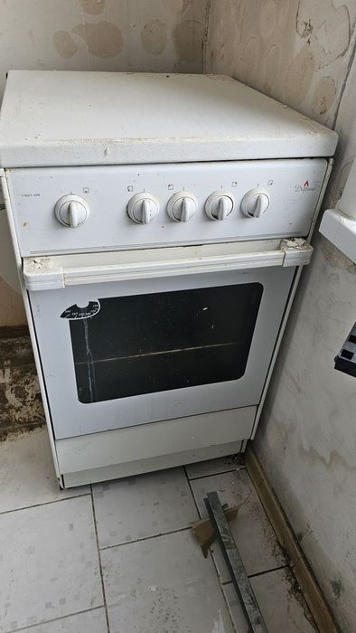 Продам холодильник и газ плету