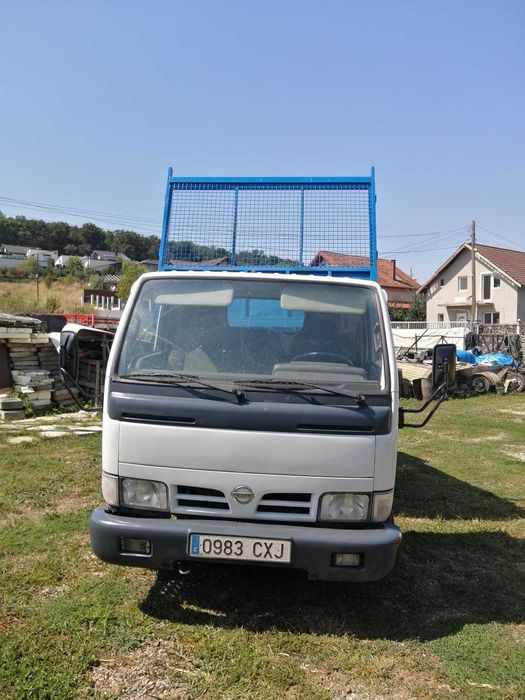 Vand Nissan Cabstar . Basculant. Pret 7600 eur. UNA Mai este de VANZARE