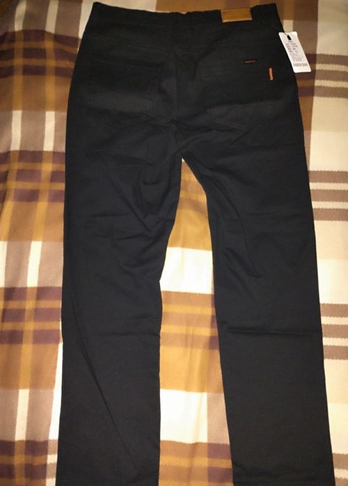 Джинсы новые 32 размер