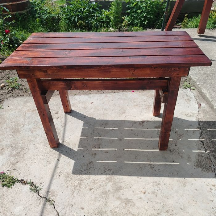 Masa din lemn terasa